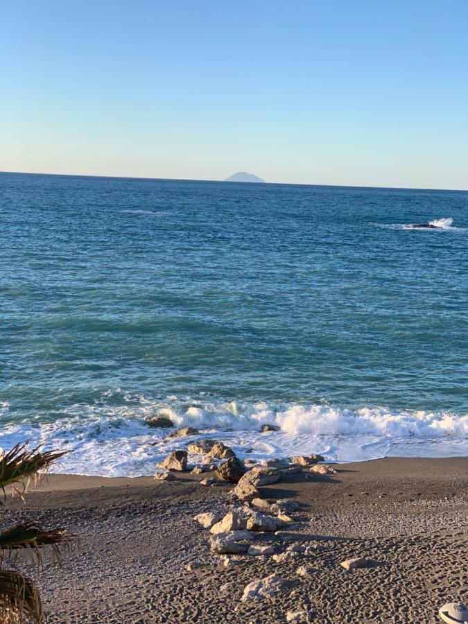 Apartamento La Porta Delle Eolie Capo dʼOrlando Exterior foto